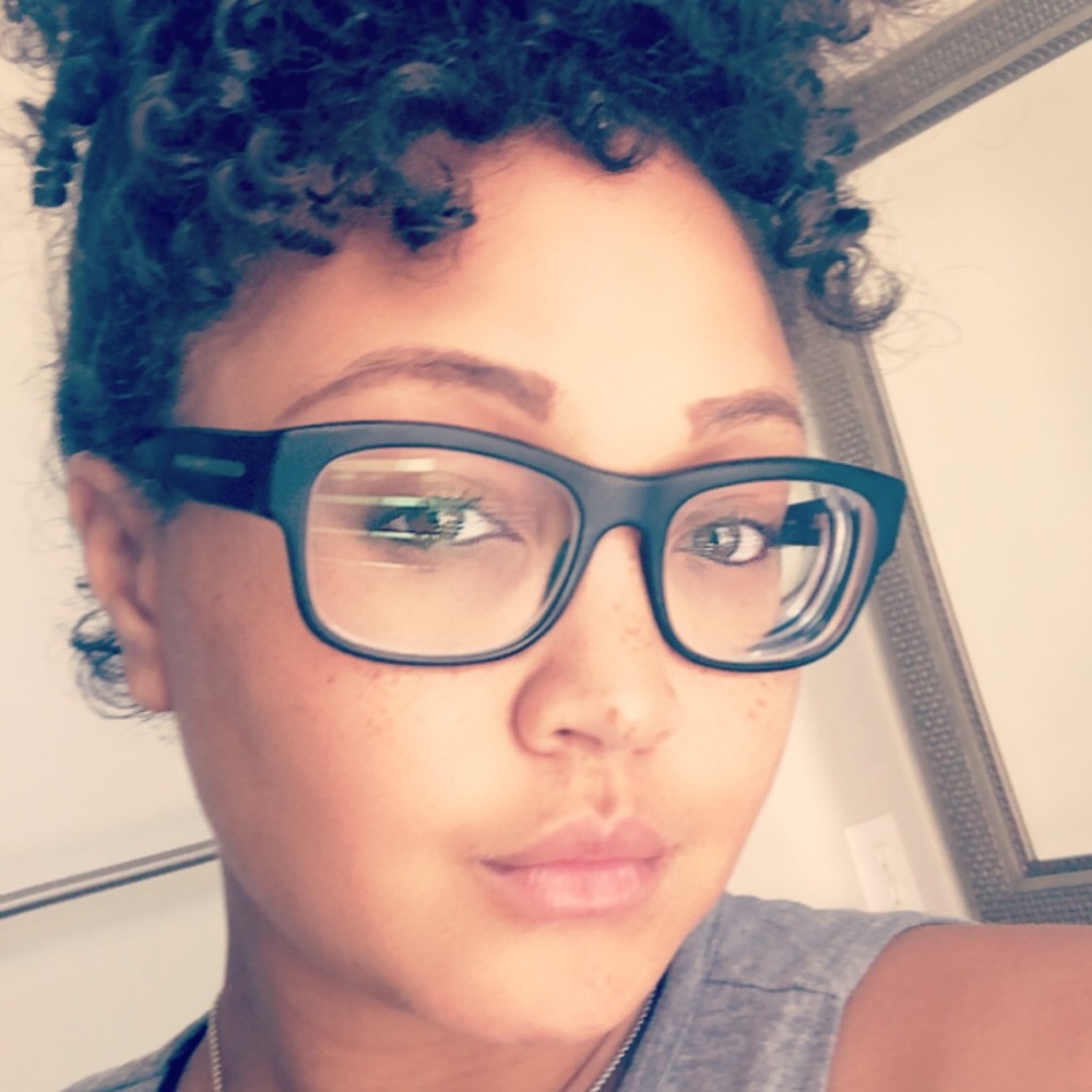 Meet your Posher, Davina